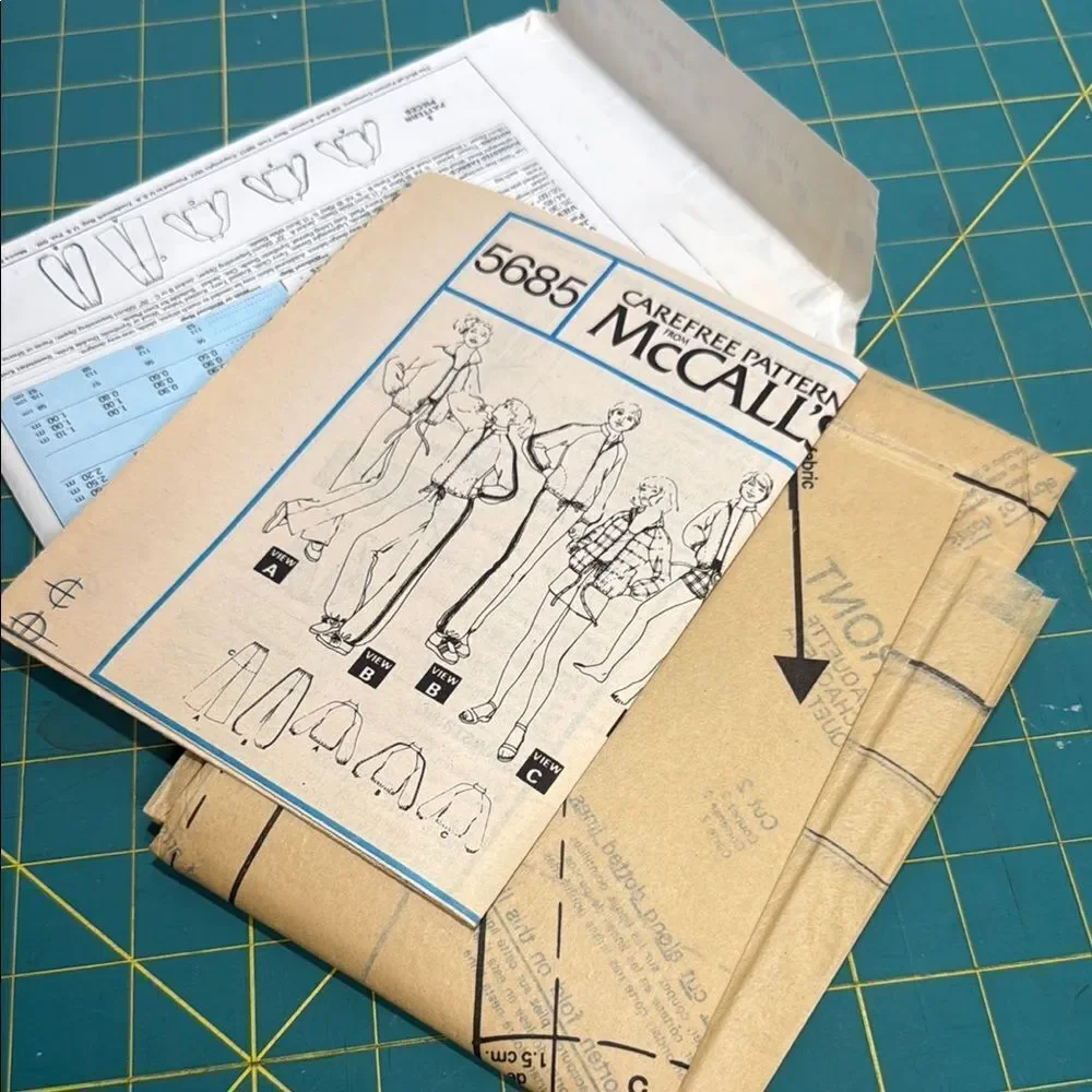 McCall's 5685 Sewing Carefree Tracksuit Jogger Pattern